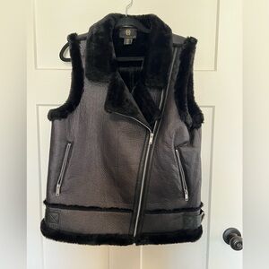Black HH vest with fur detail